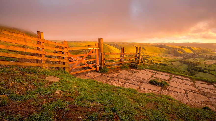 mam tor, portti, huippu-alue, Derbyshire, puinen aita, maisema, maaseutu, luonto, kultainen tunti, auringonnousu, laakso