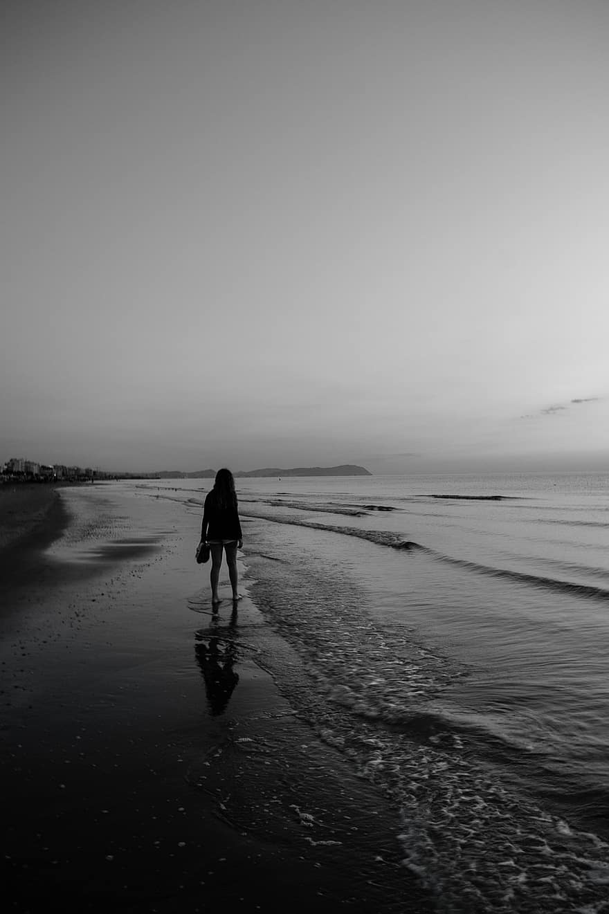 pláž, žena, Černý a bílý, dívka, smutný, nešťastný, osamělý, sama, zoufalství, temný, voda