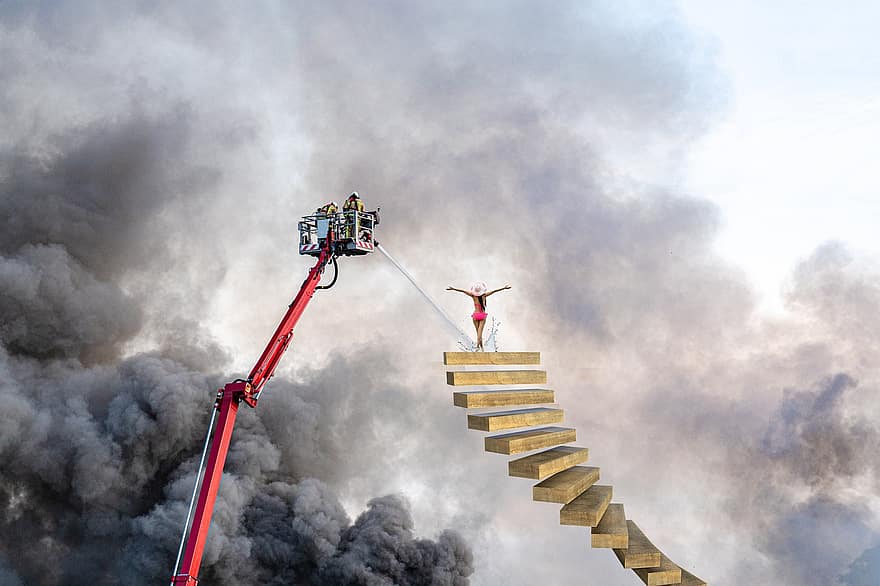пожарникарите, жена, стълбище, опасност, пожарогасене, успех, облак, небе, дим, физическа структура, хора