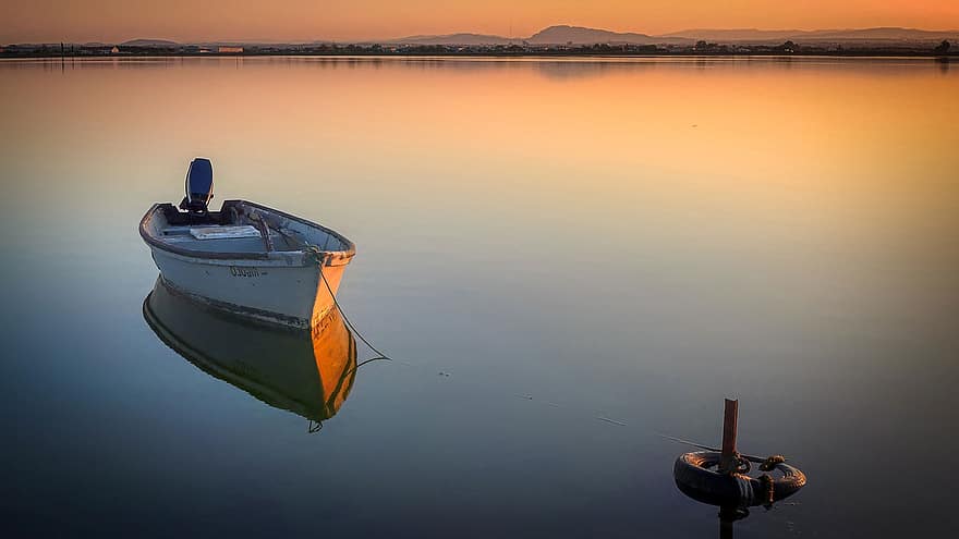 barco, lago, por do sol, crepúsculo, tarde, barco ancorado, canoa, lagoa, agua, reflexão de água, tranquilo
