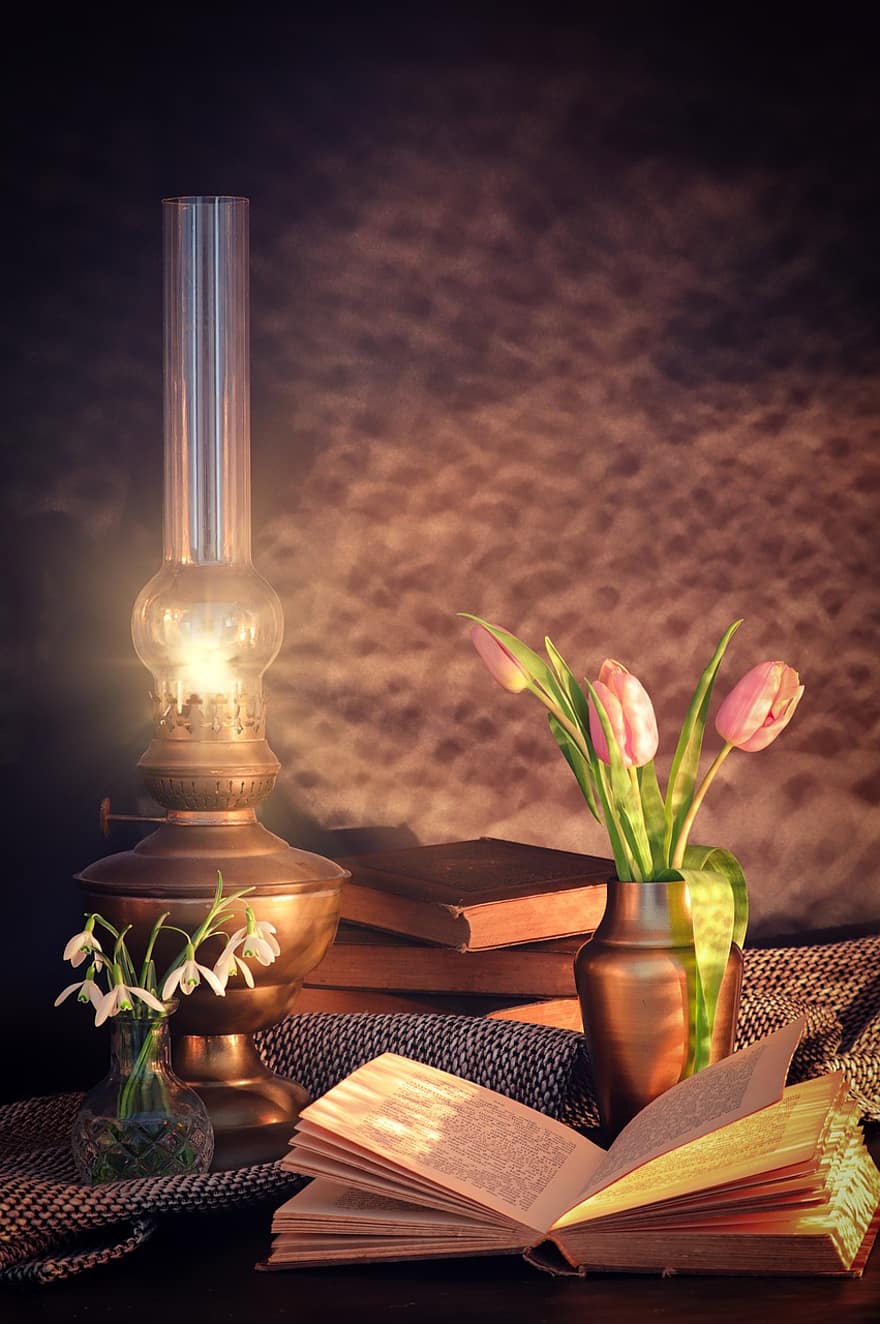 tulipani, libro, lampada a cherosene, lanterna, luce, bucaneve, leggere, letteratura, fiore, tavolo, vaso