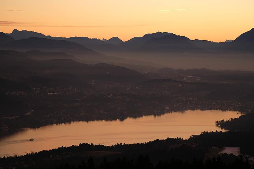 L'Autriche, Wörthersee, le coucher du soleil, Lac, paysage, Carinthie, la nature, crépuscule, Montagne, eau, forêt