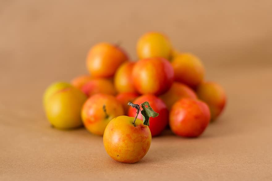 Cherry Plum, Fruit, Summer, Food, Nature, Plum, Plums, Foreground, Background, Blurry, Blurred