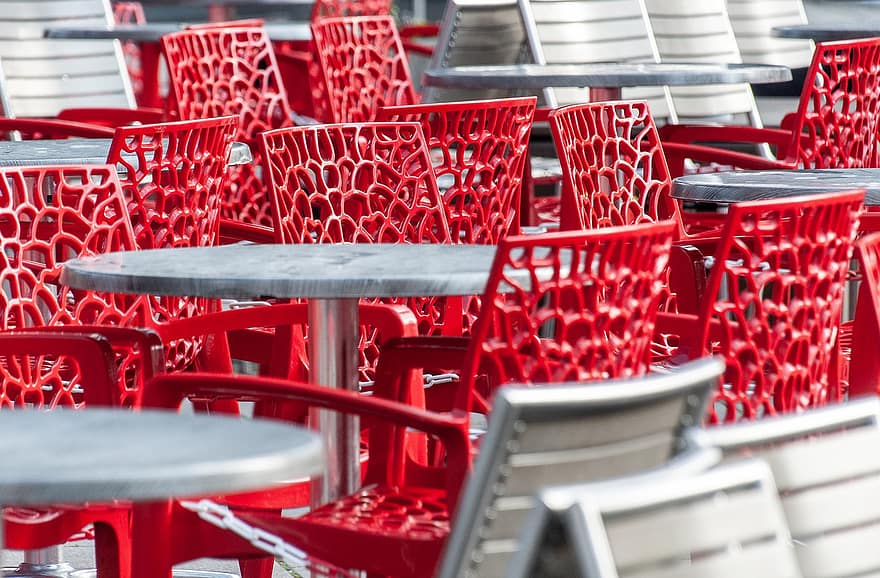 cadires, taules, restaurant, a l'aire lliure, cadires vermelles, cadira, taula, seient, cap gent, buit, assegut