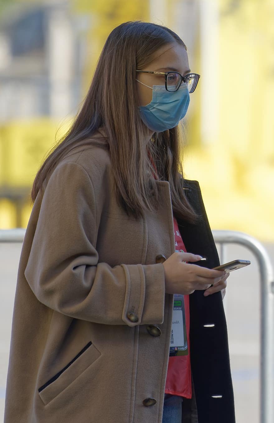 маскировать, женщина, COVID-19, пандемия, маска для лица, Новый нормальный, на открытом воздухе