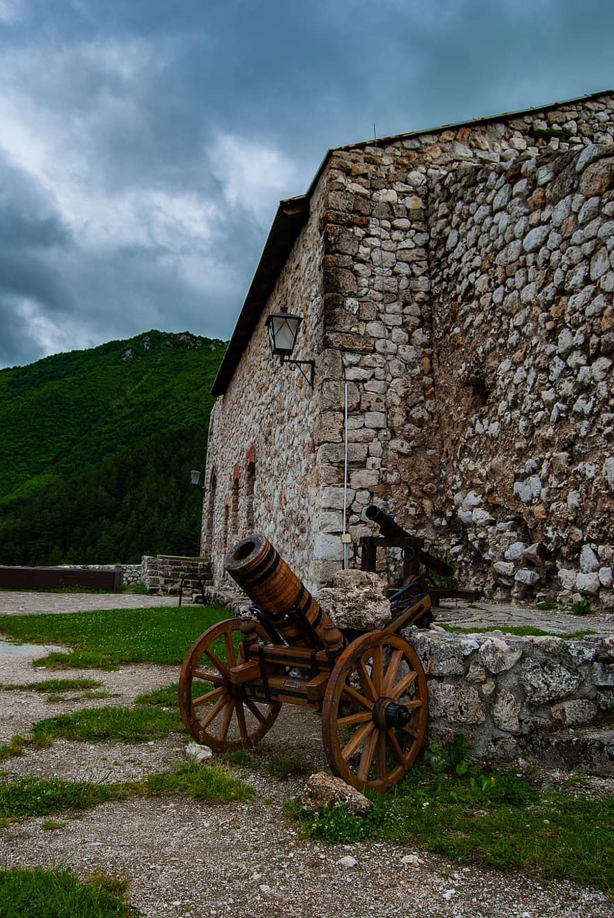 Travnik, kanon, pistol, vapen, försvar, krig, artilleri, historisk, militär-, slåss, Bosnien och Hercegovina