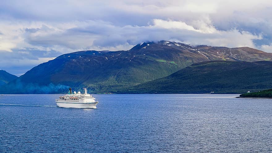 navă de croazieră, Marea Nordului, Norvegia, mare, apă, Scandinavia, fiord, peisaj, natură, Munte, navă nautică