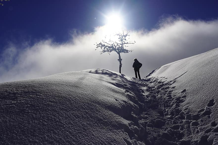हिमपात, लंबी पैदल यात्रा, पर्वत, सर्दी, प्रकृति, पुरुषों, एक व्यक्ति, साहसिक, परिदृश्य, सफलता, सिल्हूट