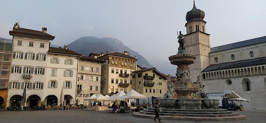 Town Square, Fountain, Cattedrale Di San Vigilio, Buildings, Old Town, Architecture, Cathedral, Neptune, Statue, famous place, cultures