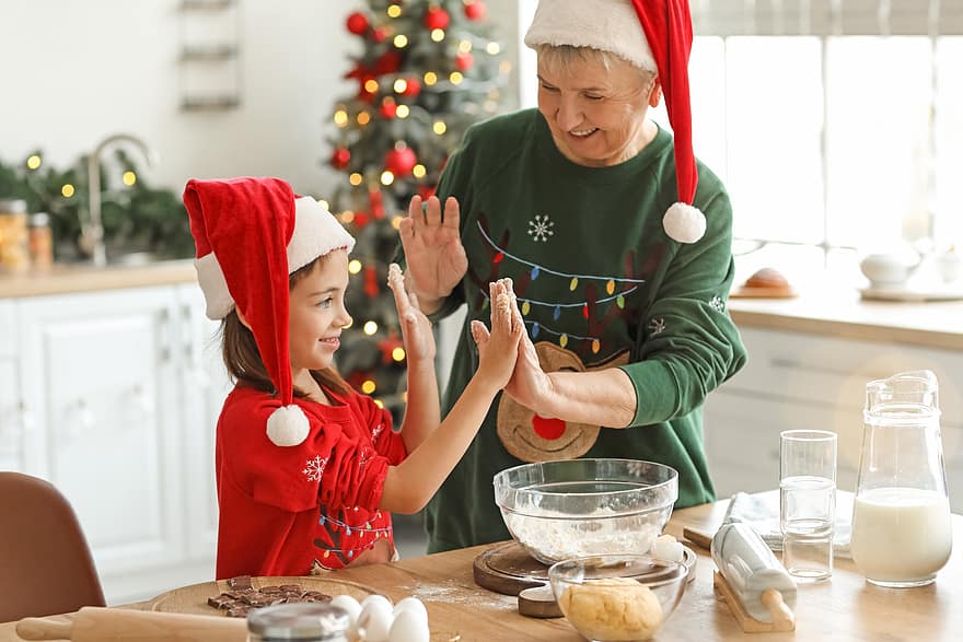 Karácsony, gyermek, főzés, konyha, lány, nagymama, ünnep, sütés, együtt, ünnepies, család
