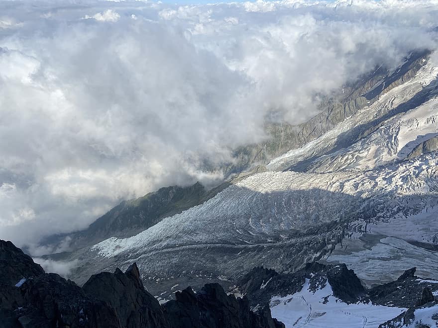 Alpes, cuesta abajo, nubes, ladera, montaña, glaciar, nieve, pico de la montaña, hielo, paisaje, invierno