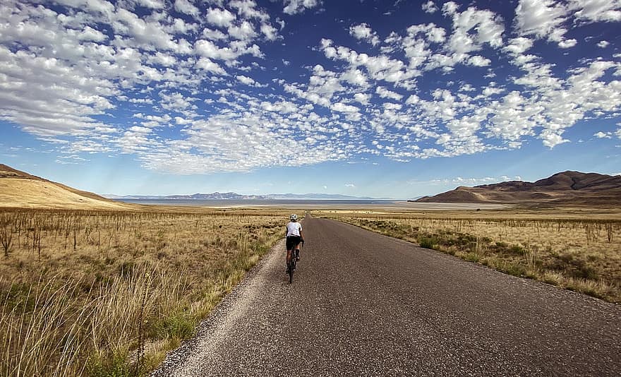 cycliste, cyclisme, Cyclisme, faire du vélo, route, chaussée, passage, chemin, désert, pays sec, terre aride