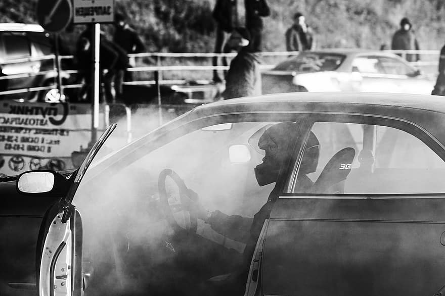 muž, auto, kouř, stroj, helma, osoba, lidé, doprava, silnice