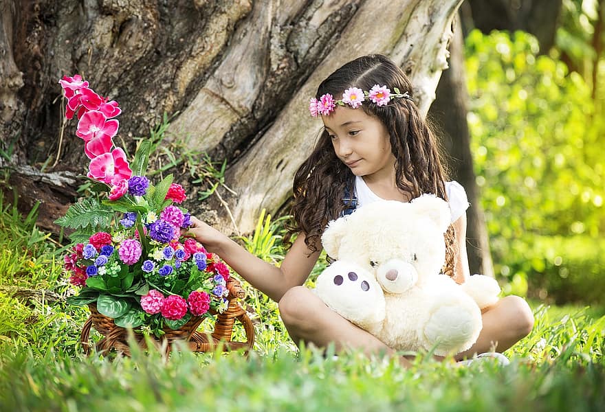 дівчина, модель, портрет, парк, трави, сидіти, сидячи, квіти, квіткова корона, маленька дівчинка, дівчина модель
