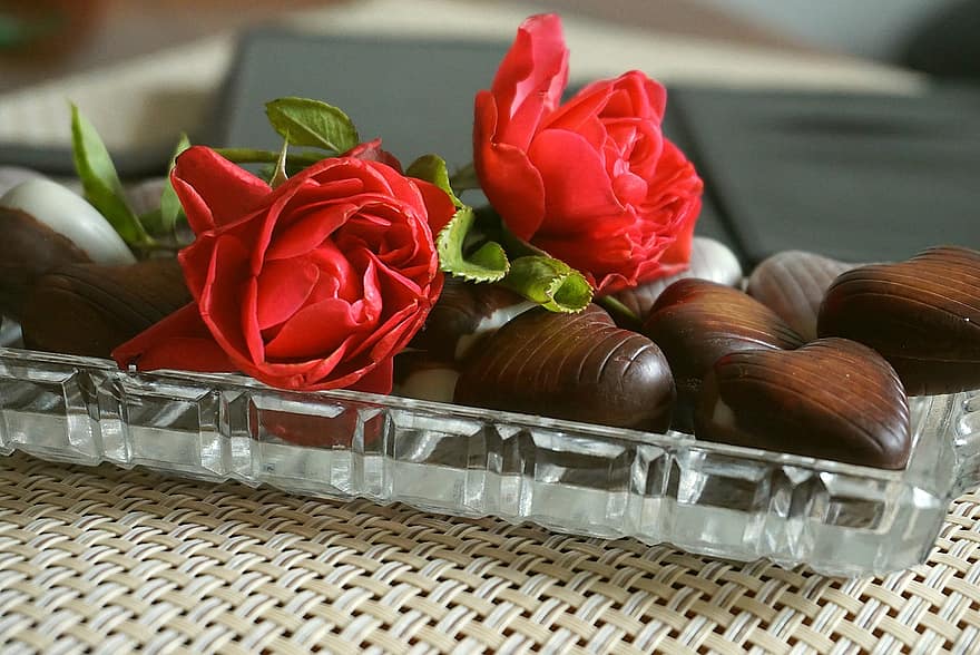 Chocolates, Hearts, Heart, Cell, Symbol, Red Florets, Decoration, Flowers, The Gratitude, Relationship, Happiness