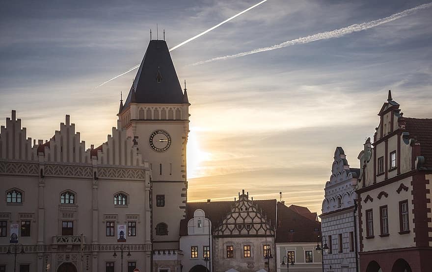 tambur kecil, alun-alun kota, Republik Ceko, Arsitektur, tempat terkenal, eksterior bangunan, di luar rumah, malam, senja, sejarah, jam