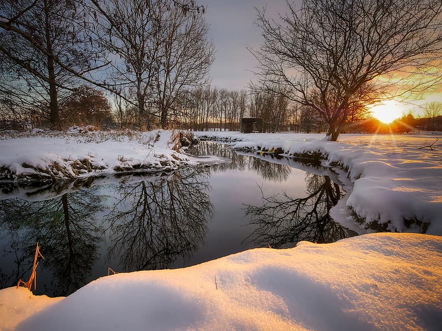 снег, река, деревья, голые деревья, заход солнца, смеркаться, сумерки, снежно, неприветливый, холодно, зеркальное отображение