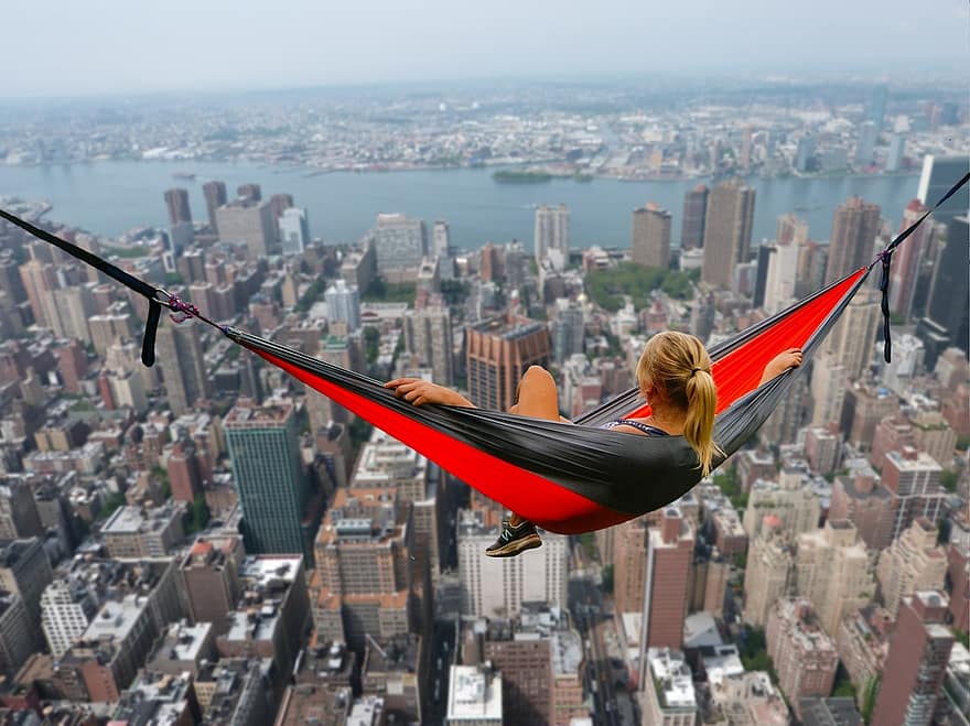 mergina, Niujorkas, jauna moteris, hamakas, aukštis, atsipalaiduoti, atsipalaidavimas, jokio aukščio baimės