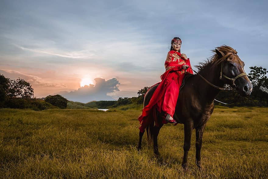 Vietnam, Vietnamese, Hanoi, Ancient Costume, Asia, Landscape, Outside, Grass, Red, China Costume, Meadow