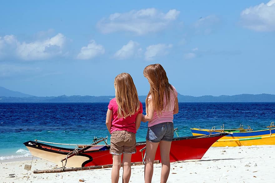 девочки, путешествовать, пляж, летом, океан, волны, день отдыха, поездка, каникулы, морское судно, ребенок
