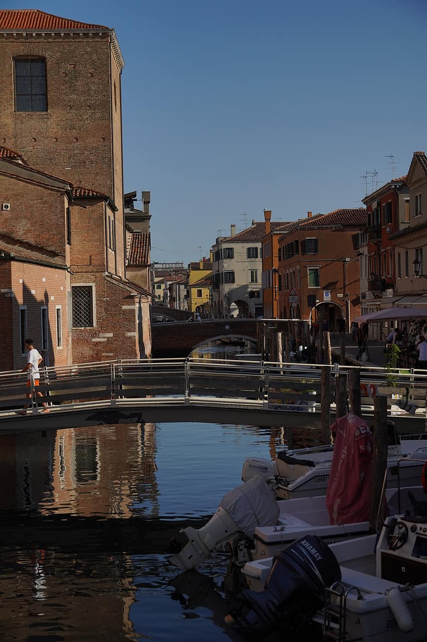 stad, Italien, chioggia, kanalisera, bro, byggnader, sommar, vattenväg, kanal, urban, medelhavs