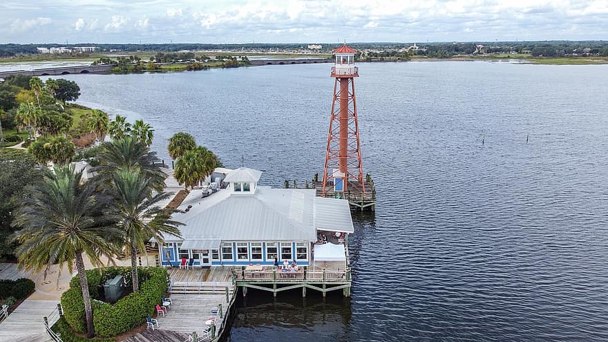 Ресторан Waterside, обеденный, Флорида, деревенская площадь, курорт, с высоты птичьего полета, озеро