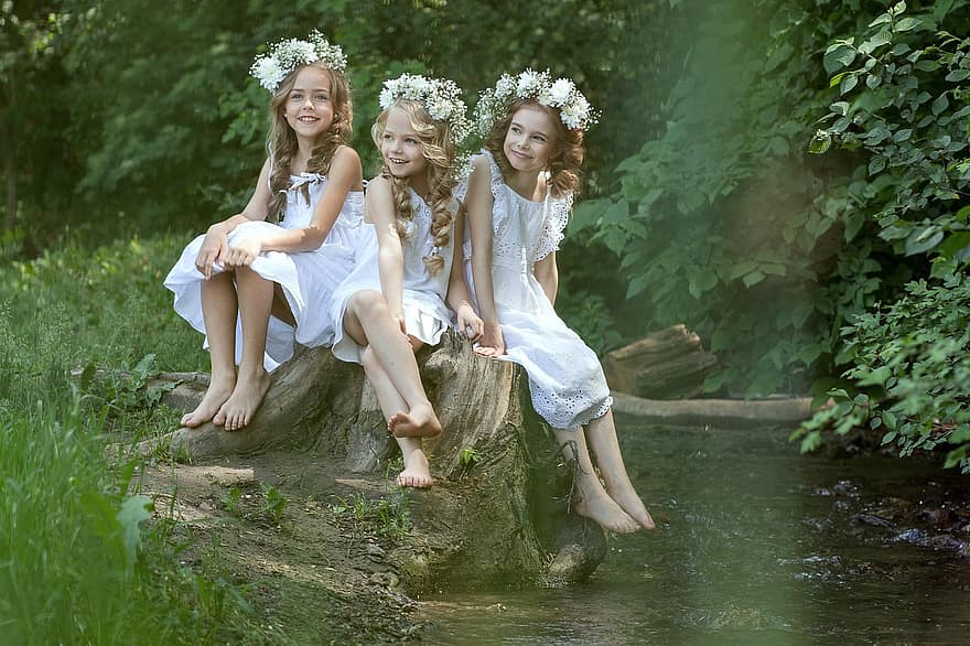เด็ก ๆ, สาว ๆ, ธรรมชาติ, เพื่อน, พี่สาวน้องสาว, ความสุข, ดอกไม้, ฤดูร้อน, เด็ก, ที่ยิ้ม, สนุก