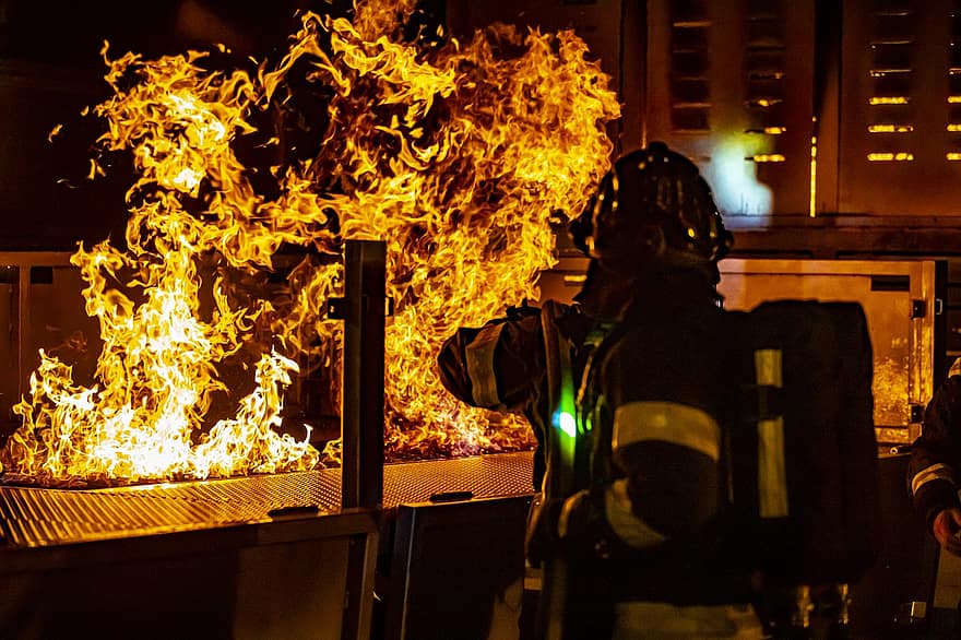 bomberos, fuego, extinción de incendios, primeros respondedores, noche