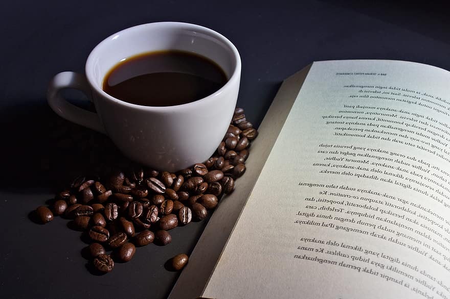 Kaffee, Buch, Getränk, Kaffeebohnen, Seite, lesen, Literatur, schwarzer Kaffee, Koffein, Becher, Tasse