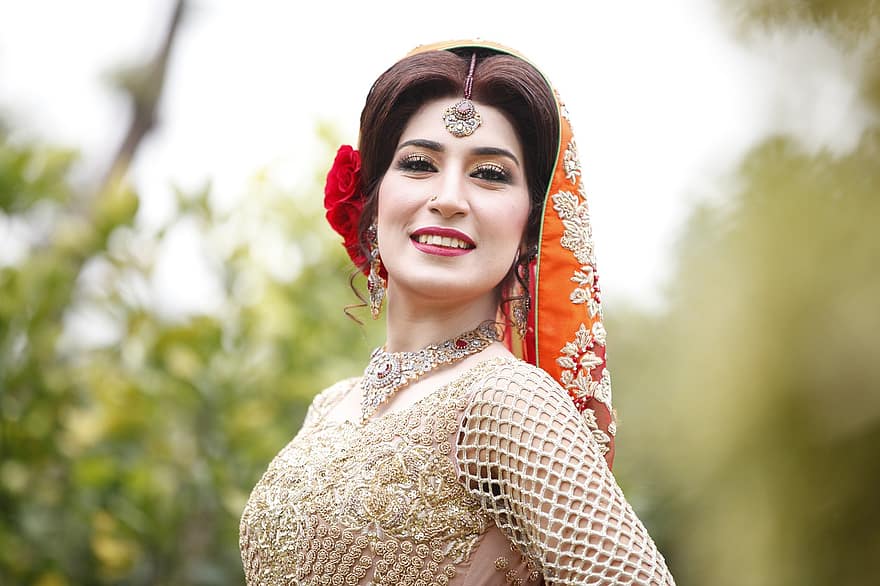 Braut, Hochzeit, traditionell, Kultur, Porträt, Frau, pakistanisch, indisch, Lächeln, Traditionelle Braut, lächelnd
