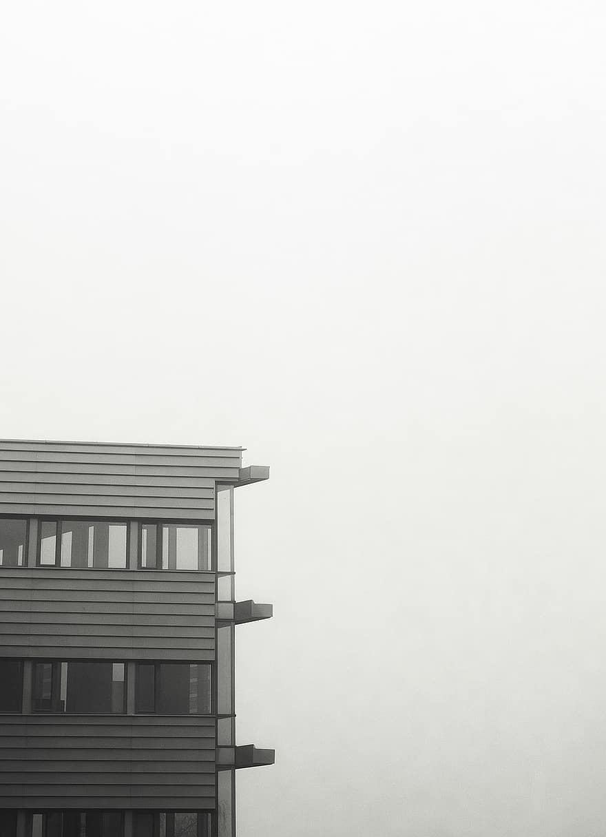 bâtiment, ciel, brouillard, architecture, toit, solitude, ville, du froid, Urbain, hiver, noir et blanc