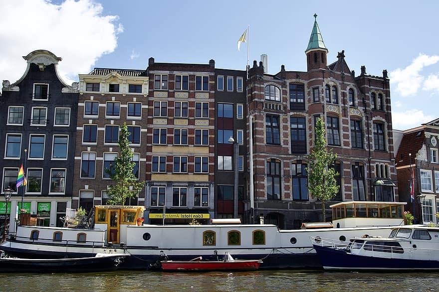 amsterdam, pilsēta, kanāls, ēkām, dzīvokļi, viesnīca, laivas, piestātne, šauras laivas, kanālu, ūdensceļu