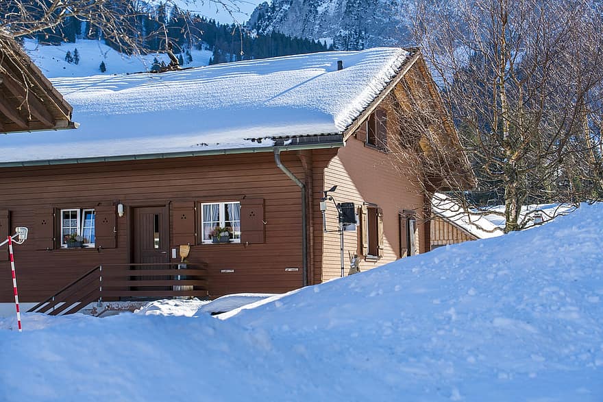 casa, pueblo, invierno, nieve, ventisquero, Alpes, brunni, cantón de schwyz, Suiza, arboles, montaña