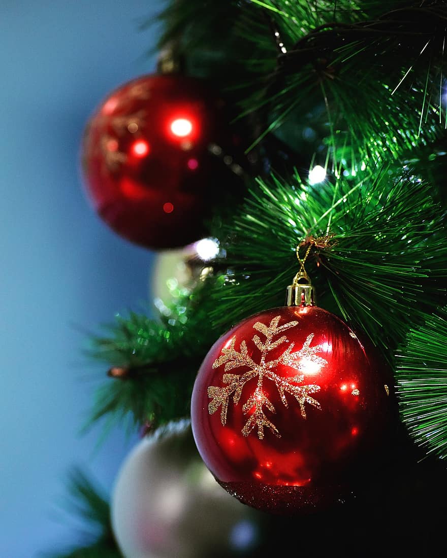 рождество, Рождественская елка, Новогодние шары, рождественские безделушки, рождественские украшения, рождественский декор, украшения, блесна, украшение, оформление, день отдыха