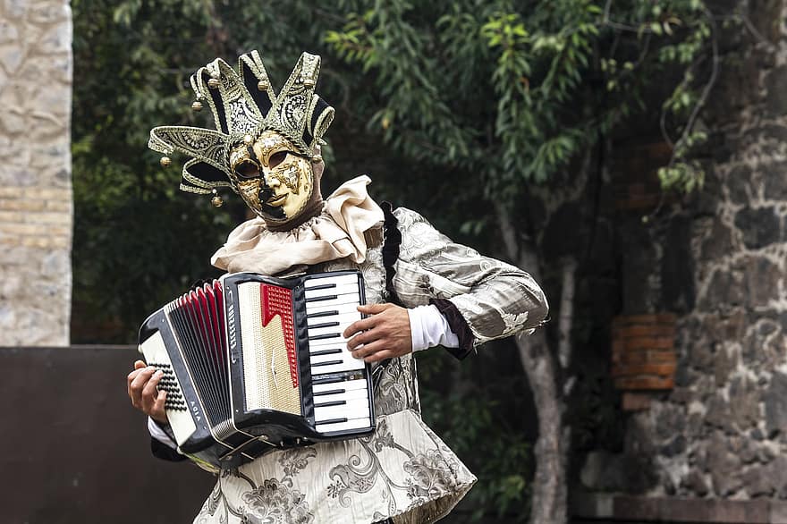 accordeon, musicus, straatartiest, masker, kostuum, instrument, muziekinstrument, minstreel, vermaak, straatoptreden, Val Quirico