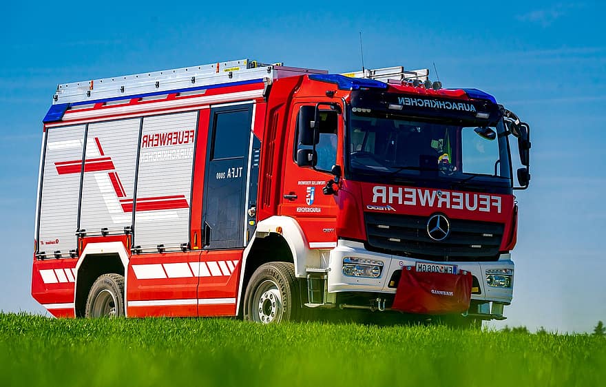tűzoltók, tűzoltóautó, Ausztria, Aurachkirchen, Ohlsdorf, mentés, tűzoltó autó, tűzoltó, kamion, autó, szállítás