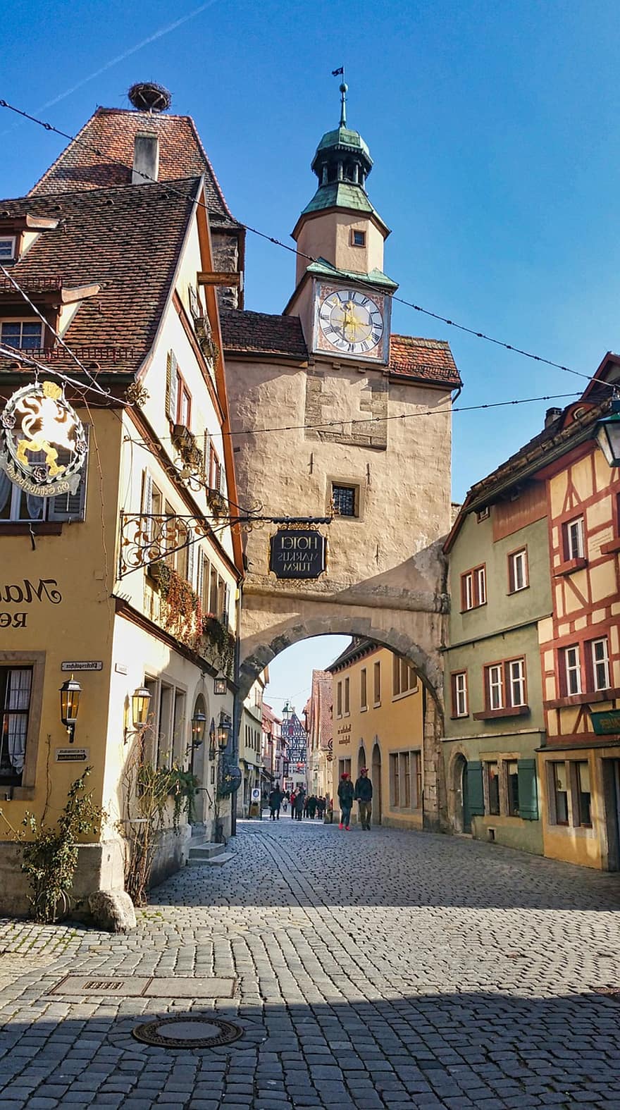 rothenburg ob der tauber, kaupungin portti, katu, rakennukset, puurakenteiset talot, kaari, vanha kaupunki, kello, torni, arkkitehtuuri, historiallinen