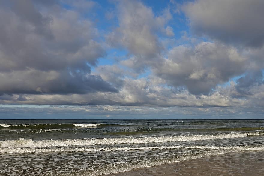 Балтийское море, берег, пляж, грозовые тучи, облака, природа