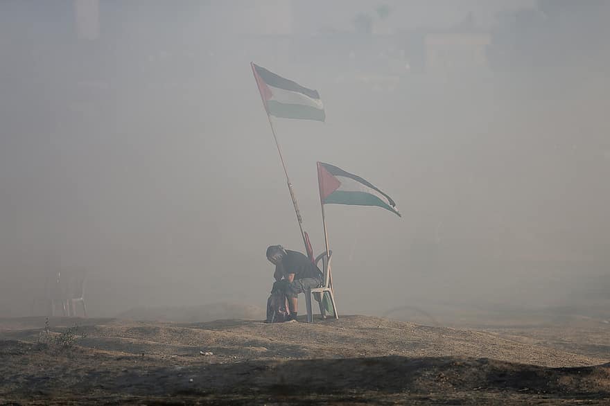 Palestiinan lippu, mies, savu, palestiinalainen, Palestiina, Gazan satama, konflikti, sota