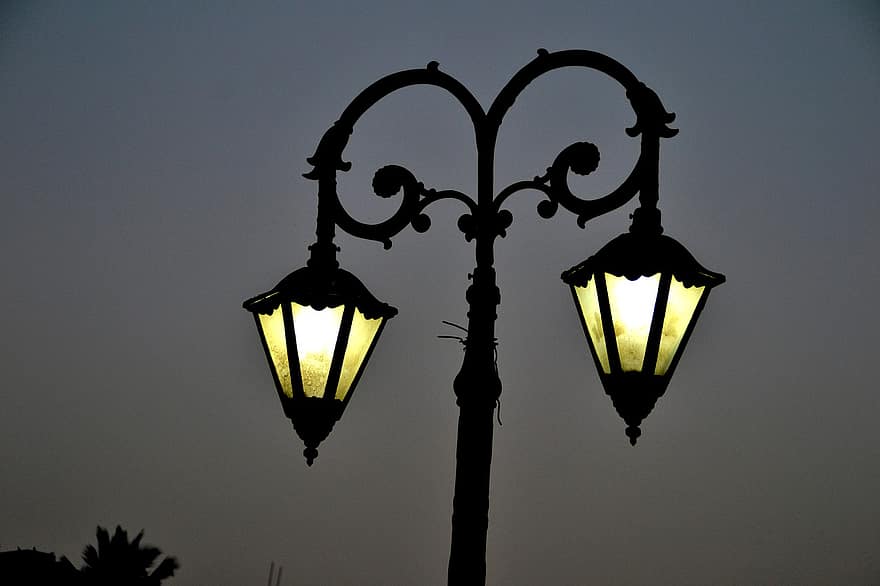 街灯、街路灯、提灯、照らされた、ライト、点灯、白熱灯、ランプ、輝く