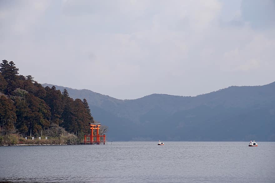 hegy, tó, természet, utazás, felfedezés, szabadban, torii, Japán, víz, hajó, kék