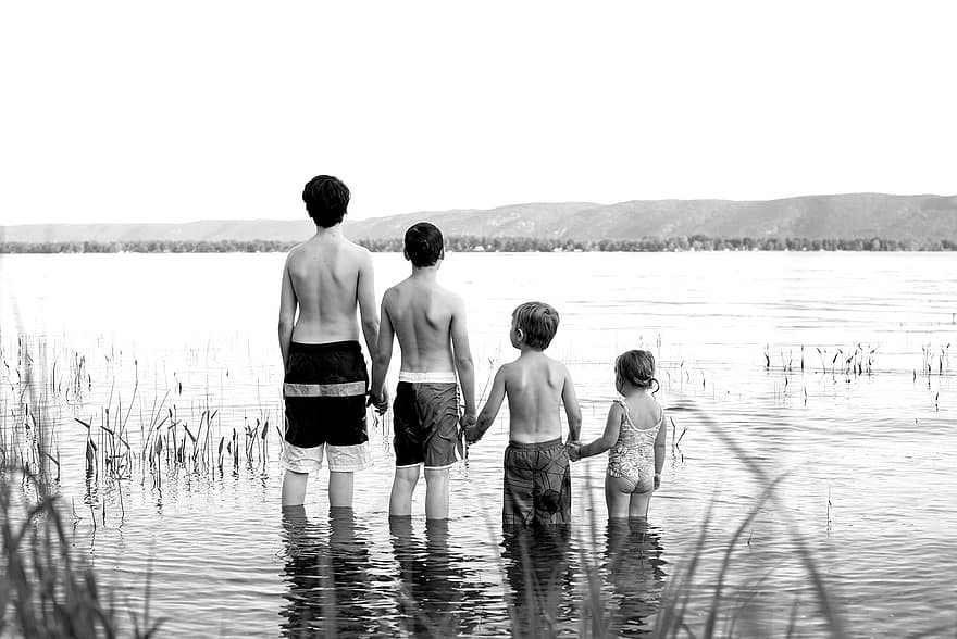 деца, семейство, езеро, заедно, лято, братовчеди, плуване, детство, на открито, братя и сестри, шега
