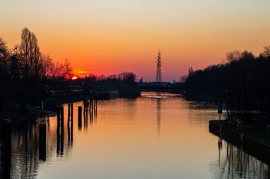 日没、ラインヘルネ運河、水路、配送ルート、ルールエリア、運河、ドイツ、夕暮れ、水、風景、反射