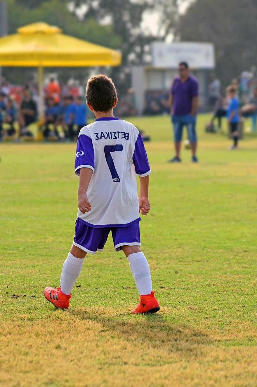 chlapec, dítě, fotbalista, Fotbal, fotbal, pole, sport, mladý, soutěž, muži, hraní