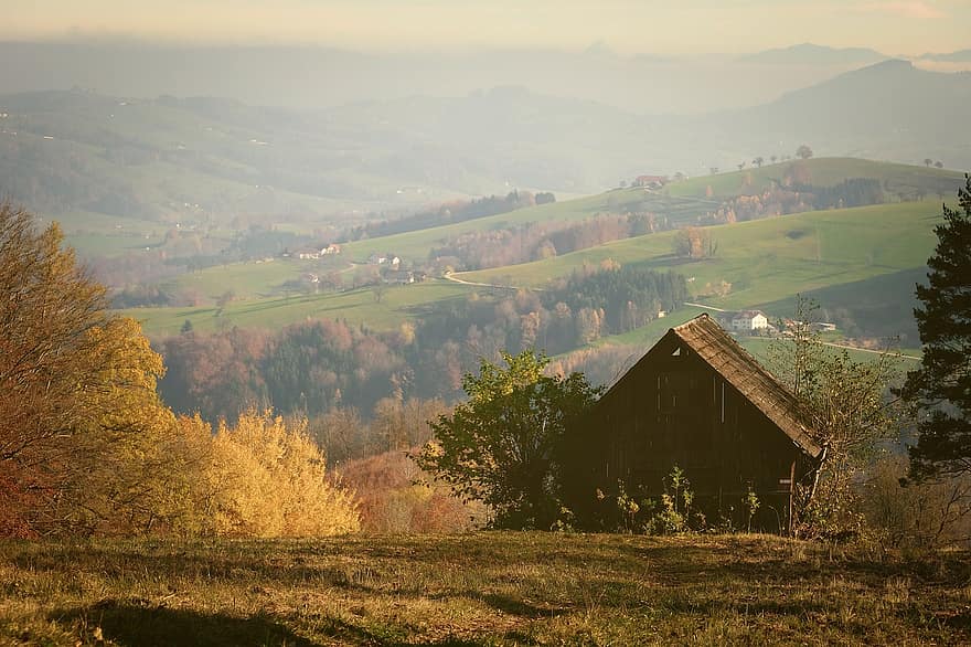 vallen, platteland, vallei, natuur, landschap, herfst landschap, houten hut