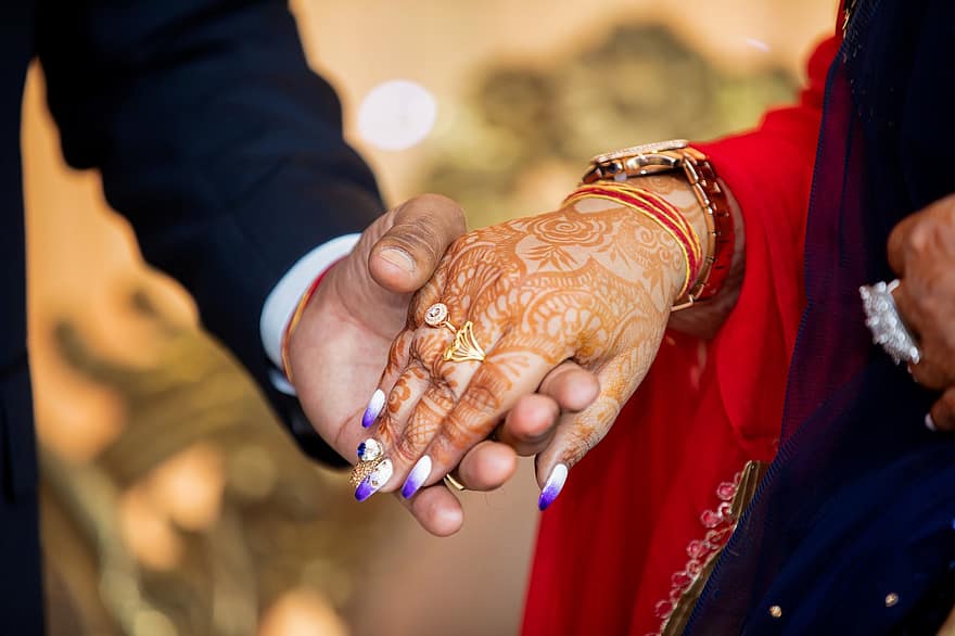 vielsen, mehndi, indisk bryllup, indisk kultur, holde hender, menneskelig hånd, kvinner, menn, voksen, bryllup, nærbilde