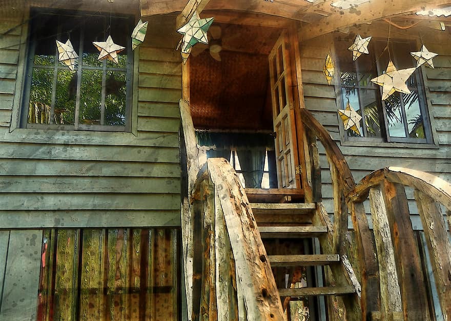 木製の古い階段、ファサード、古い、ビンテージ、木材、木、ブランチ、カット、窓、反射、家