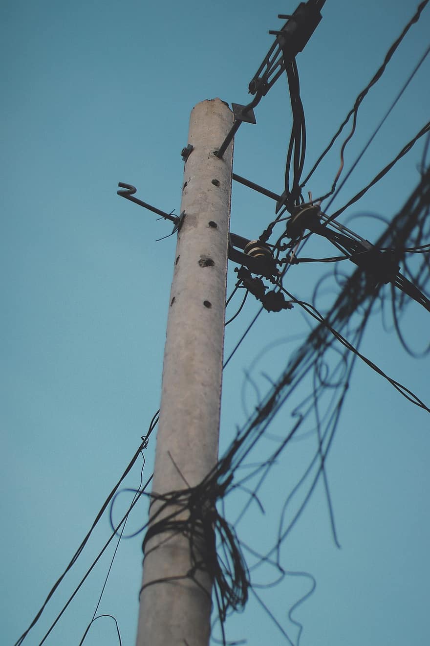 power poles, elektricitet, by-, ledninger, blå, pol, tråd, tæt på, strømkabel, gammel, træ