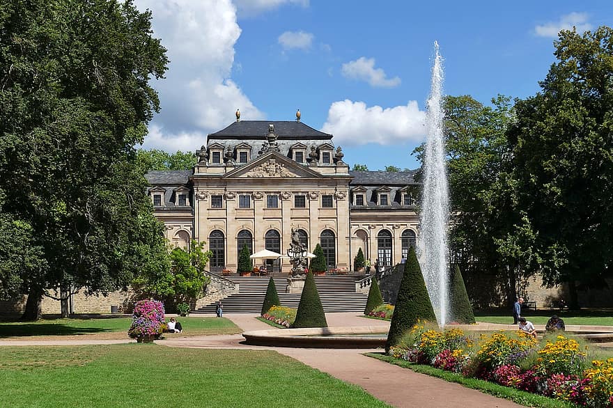 Отель Maritime Am Schlossgarten, дворцовый сад, Замковый парк, фонтан, садоводство, архитектура, Гостиница, Fulda