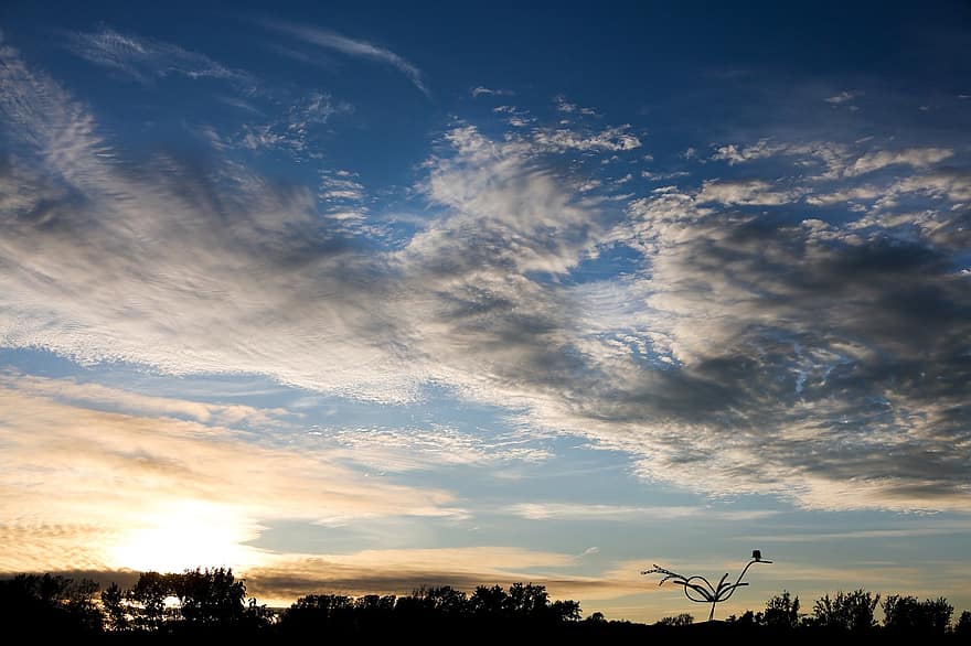 hemel, wolken, schilderij met veel lucht, cloudscape, zonsondergang, zonsopkomst, dageraad, schemer, schemering, ochtend-, silhouetten